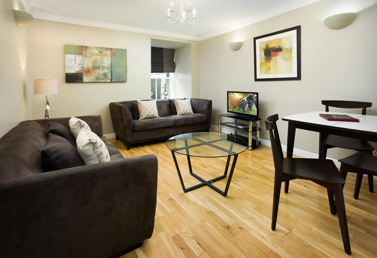 St Giles Apartments Edinburgh 4*,